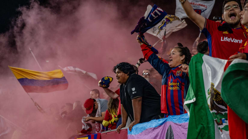 092124_RSLvPOR_Fans_MMH-118