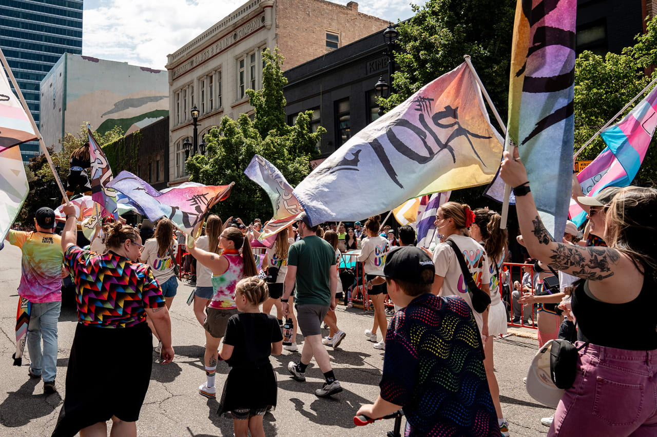 060224_PrideParade_-60