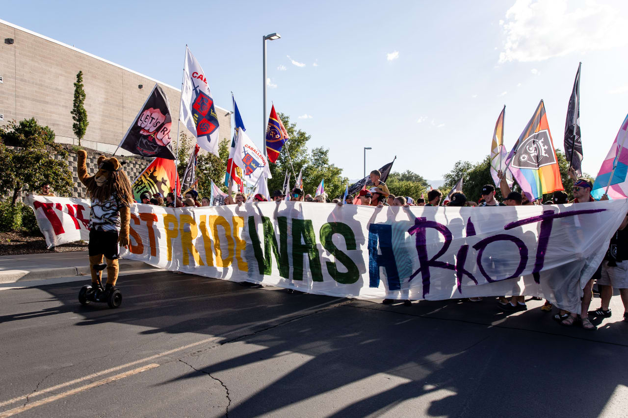 062224_RSLvLA_Fans_OK_21