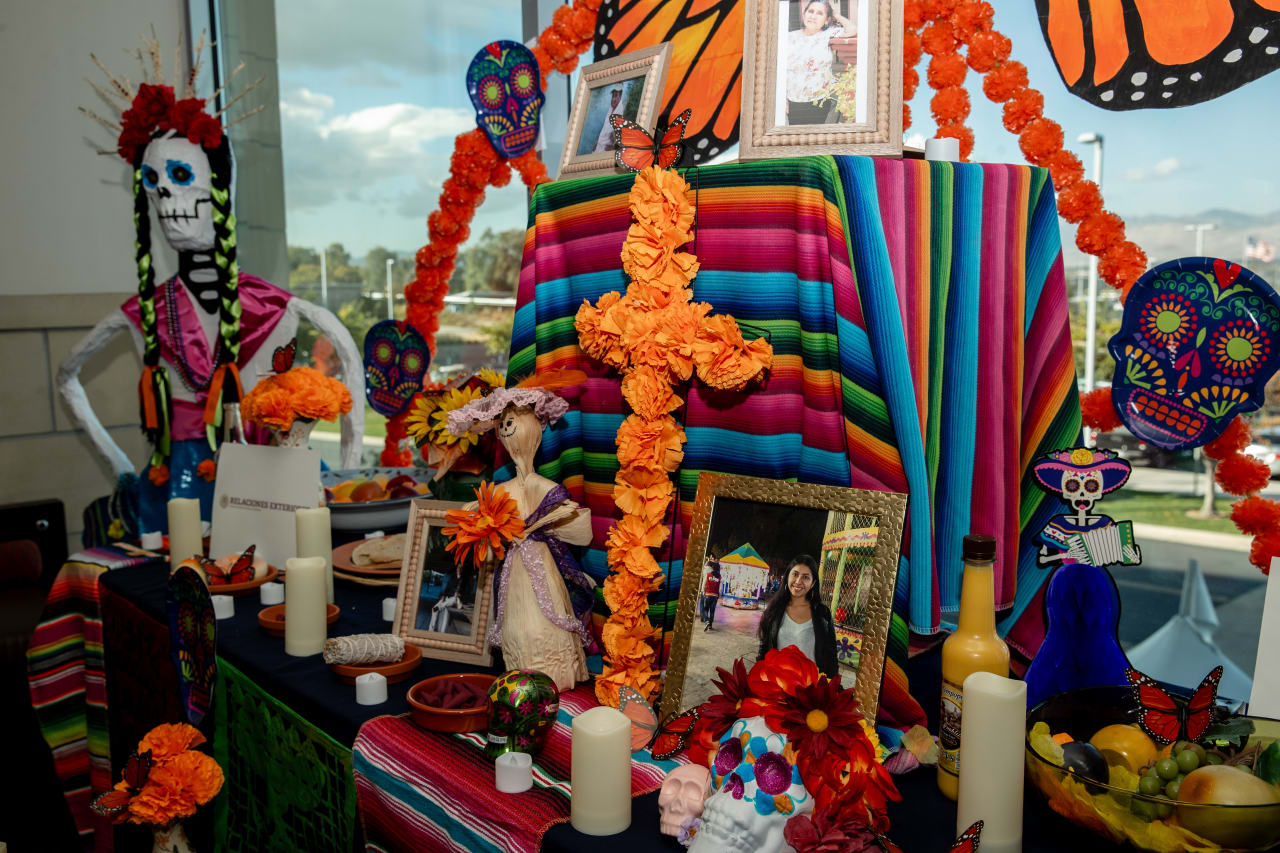 102824_DiadelosmuertosAlter_002
