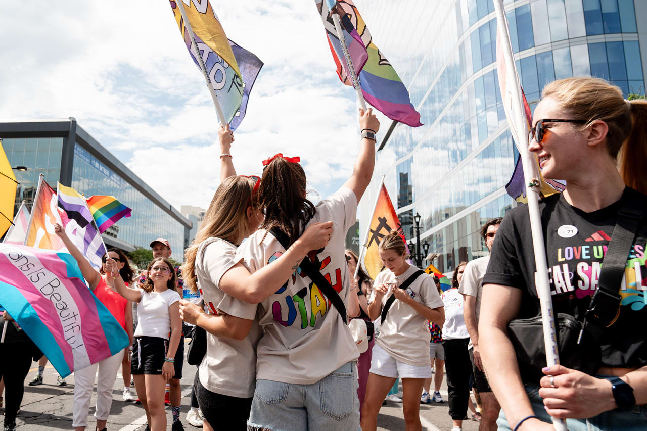 060224_PrideParade_-33