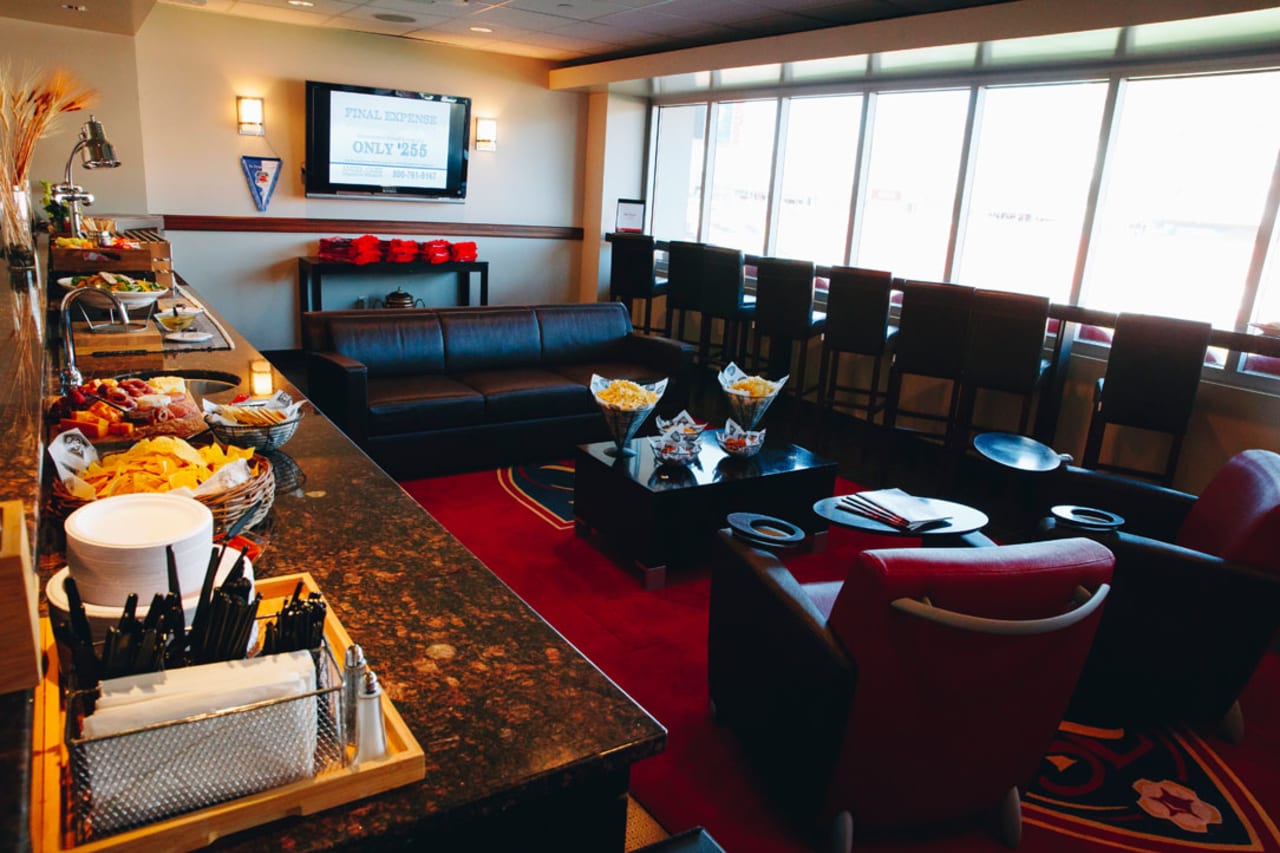 Luxury Suites | 6