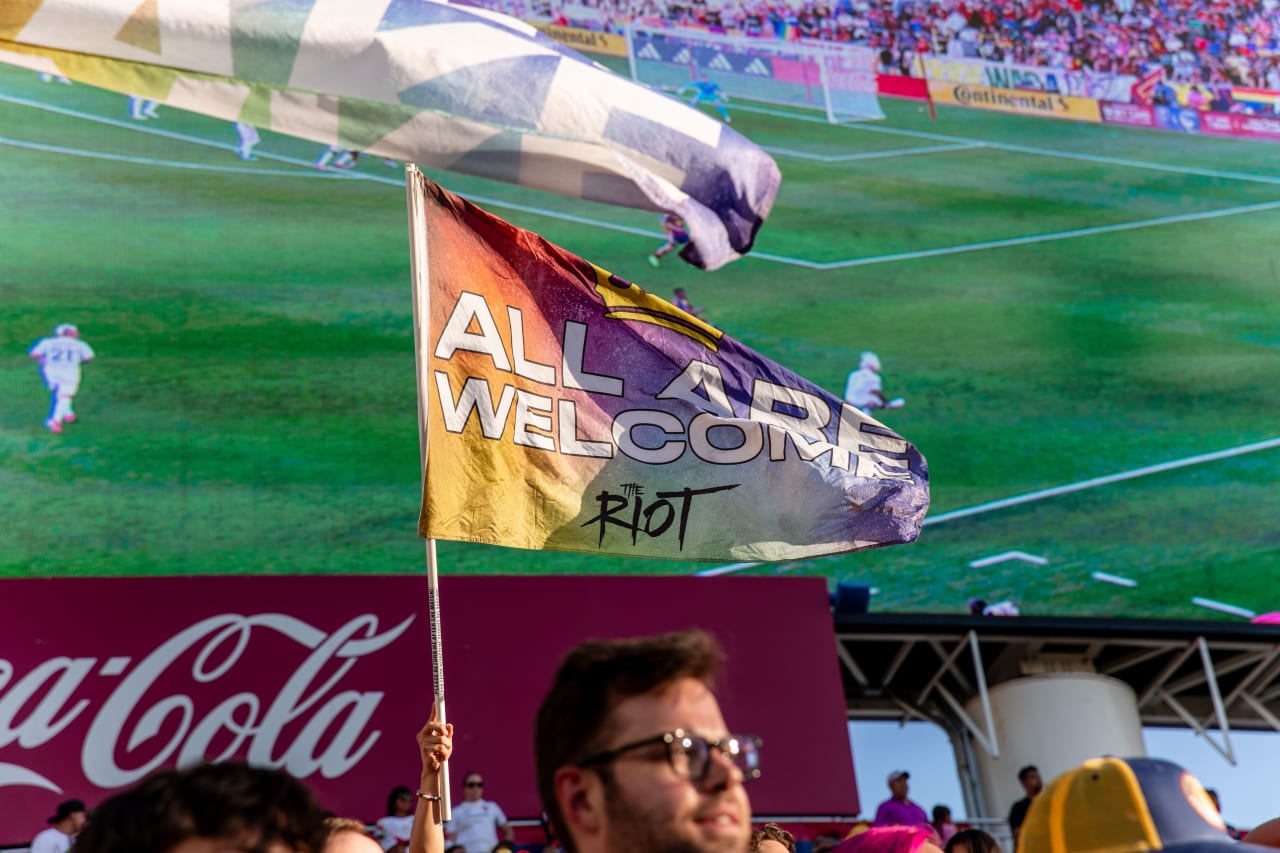 062224_RSLvLA_Fans_OK_82