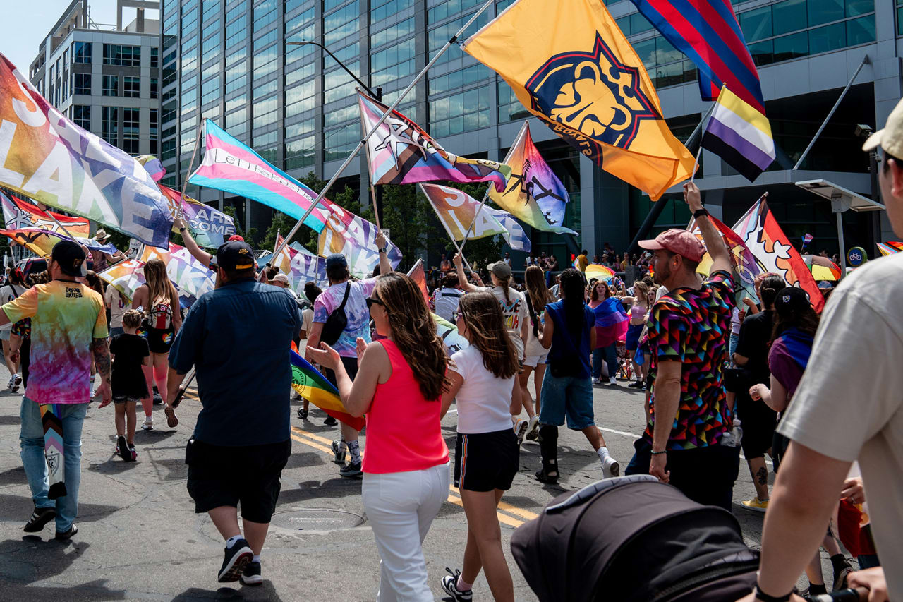 060224_PrideParade_-87