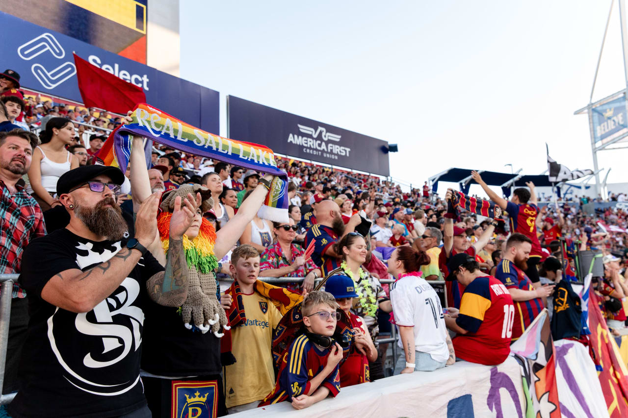062224_RSLvLA_Fans_OK_118