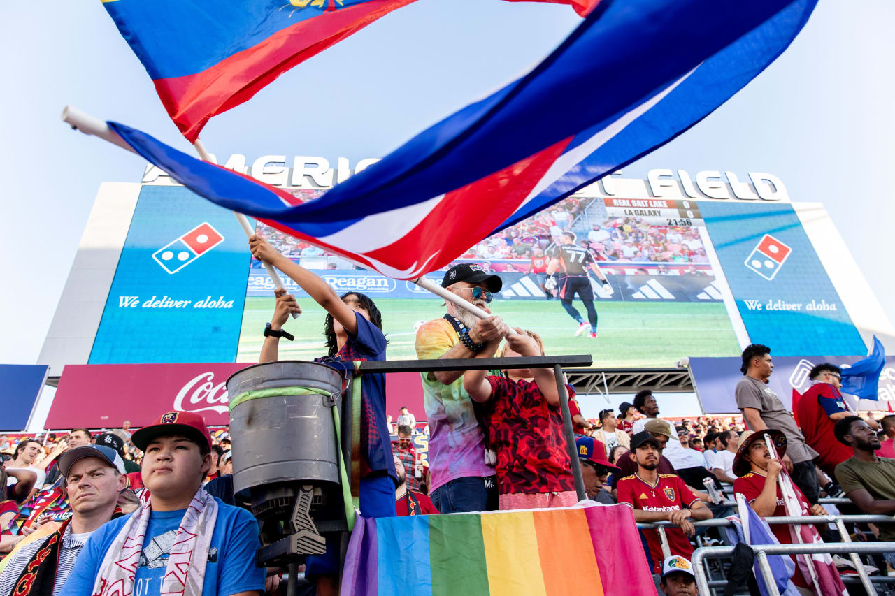 062224_RSLvLA_Fans_OK_92
